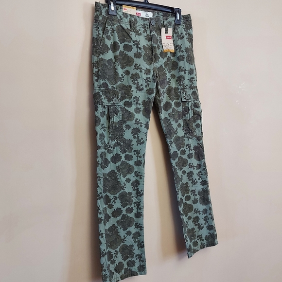 Levi's 511 slim floral cargo pants - Picture 2 of 13
